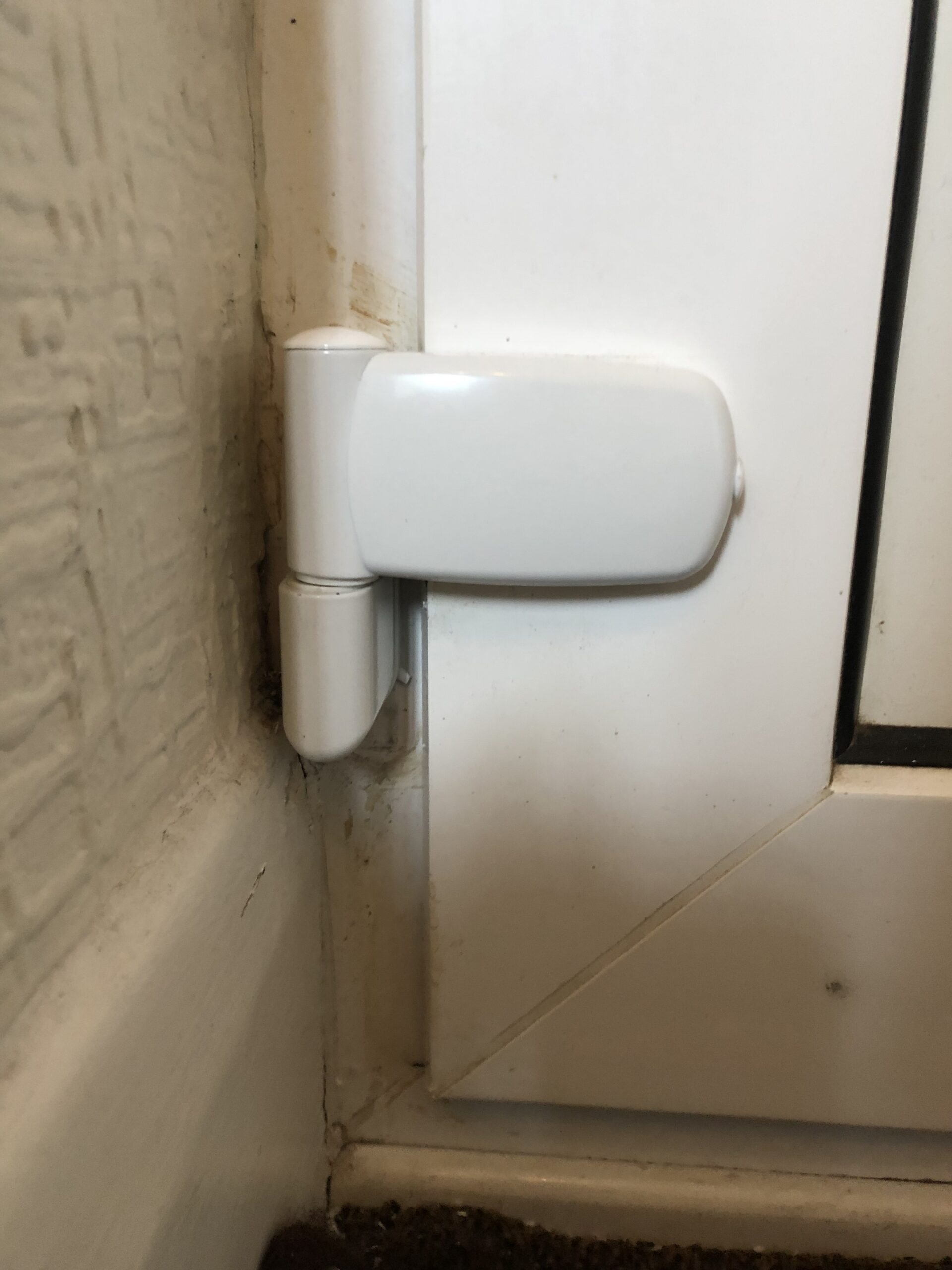 New door hinge fitted Sidcup AFTER